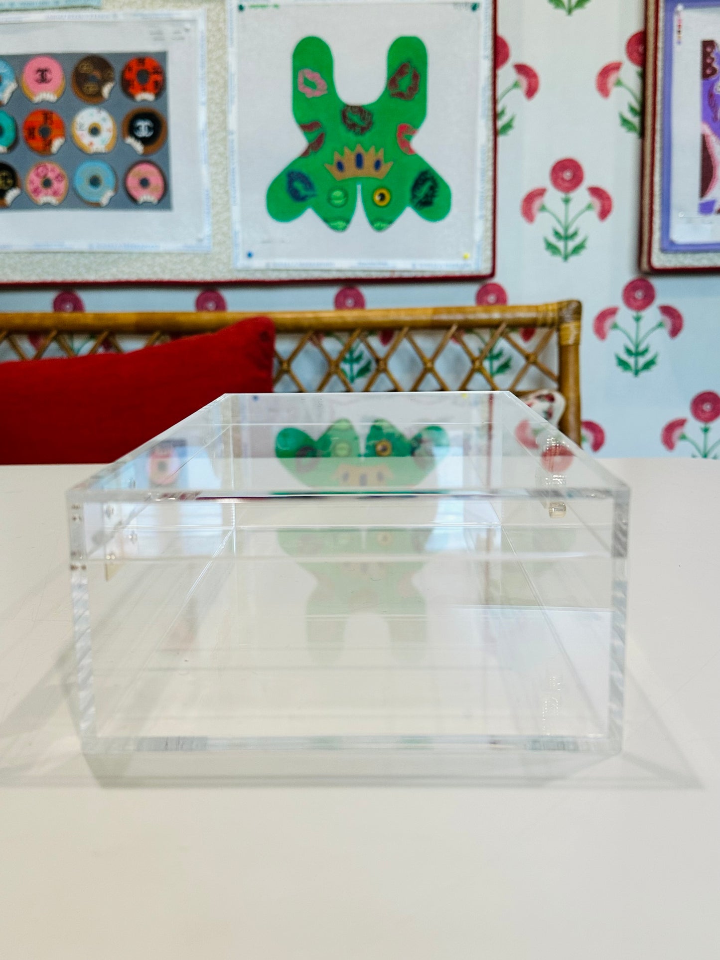 The Petite Vitrine — Acrylic Thread Case