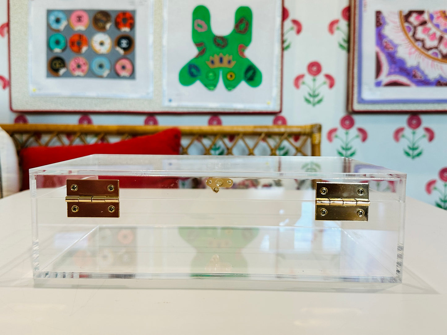 The Petite Vitrine — Acrylic Thread Case