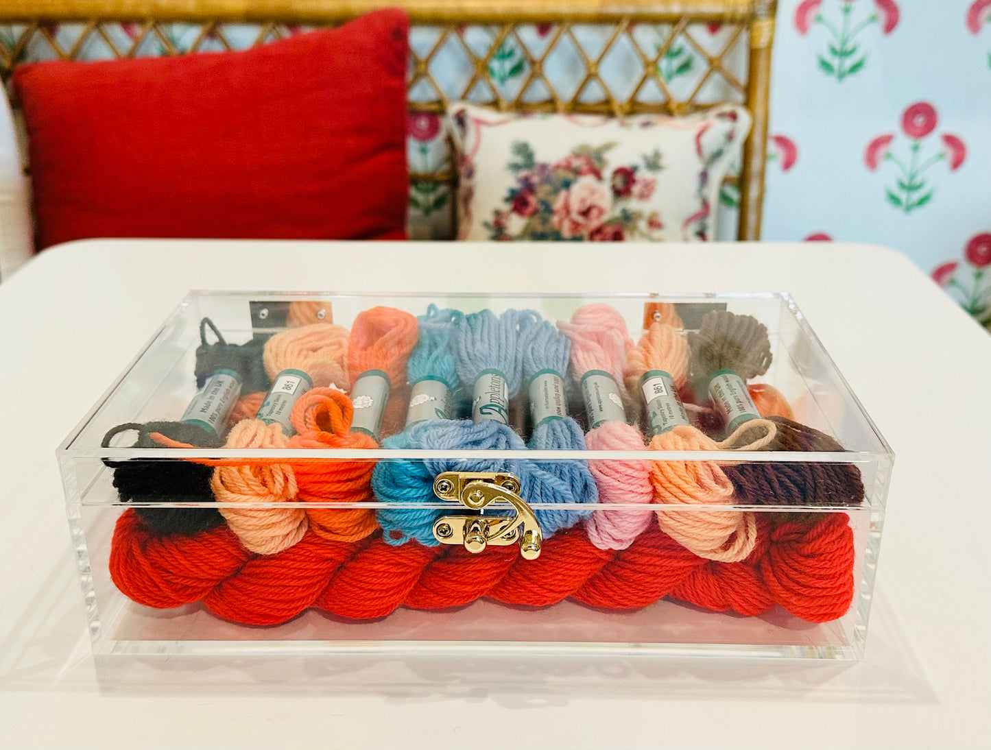 The Petite Vitrine — Acrylic Thread Case