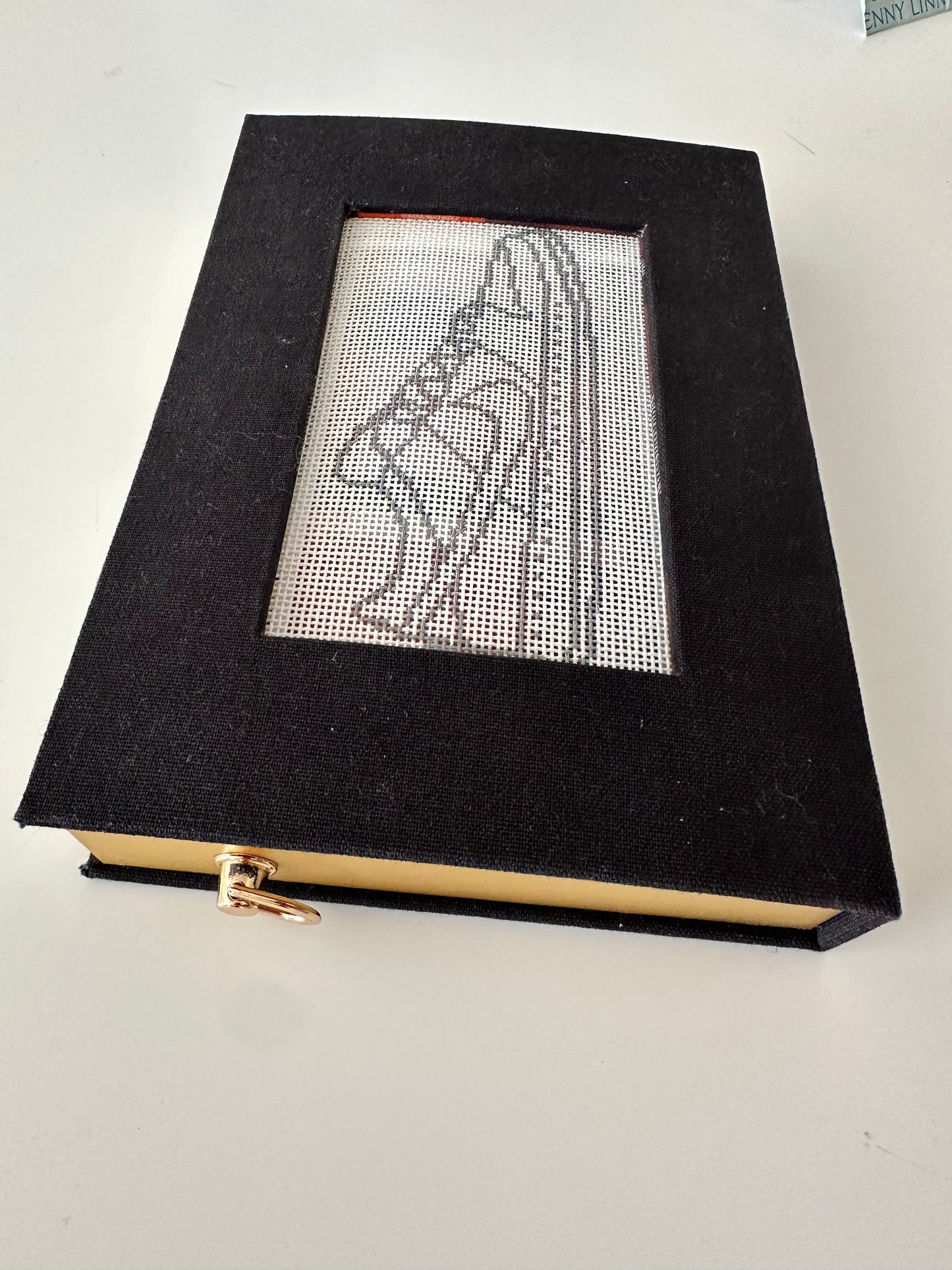 Black Tiger Clutch